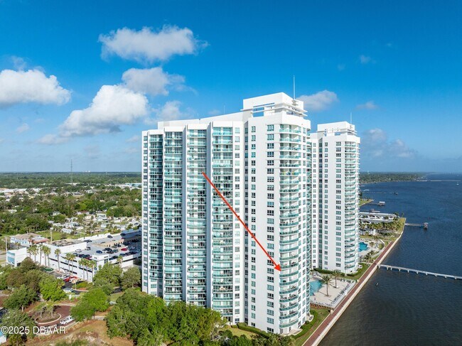 Building Photo - 231 Riverside Dr