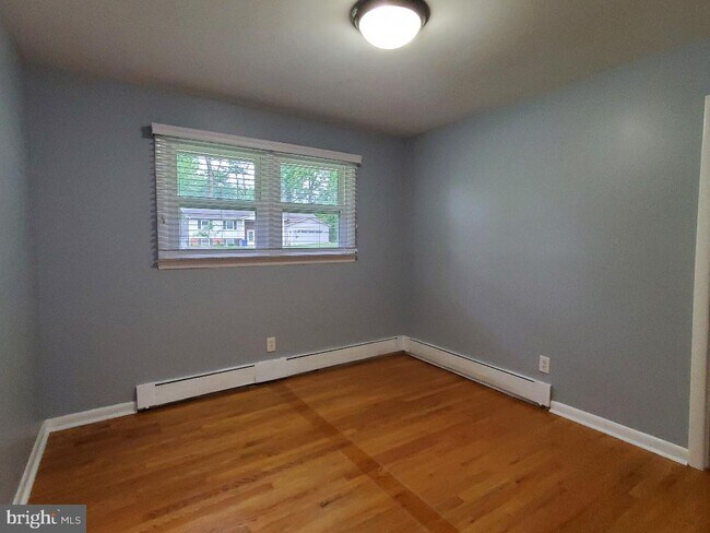 Building Photo - 4802 S Haven Dr