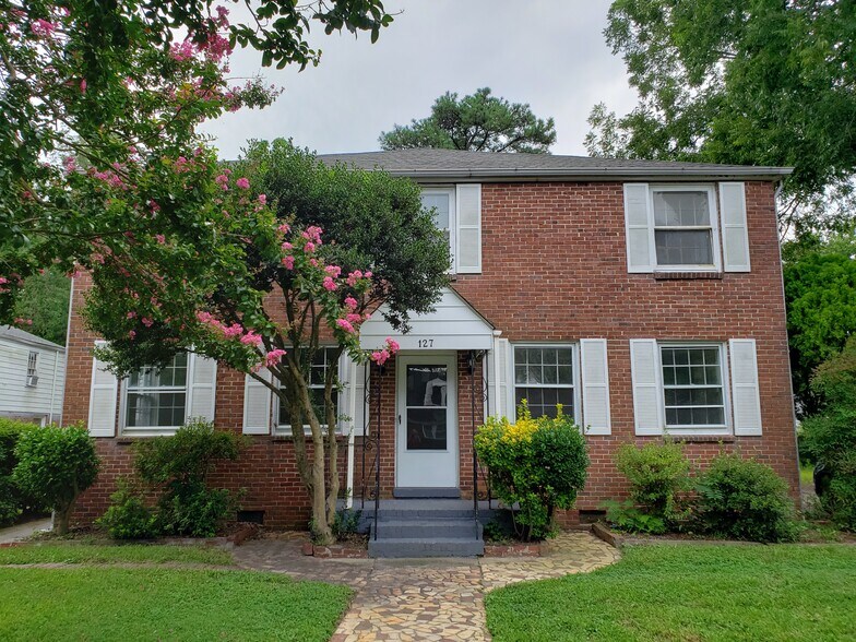 First floor unit - 127 Granby Park Dr