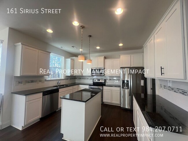 Building Photo - Spacious 3 Bedroom 2.5 Bathroom Modern Hom...