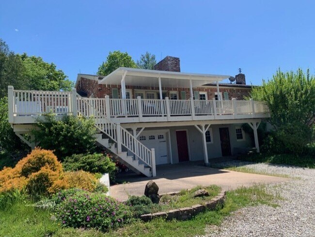 Building Photo - 18635 Johnson Place