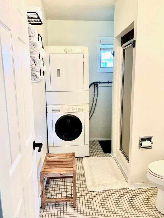 Building Photo - 2 Mohican Rd