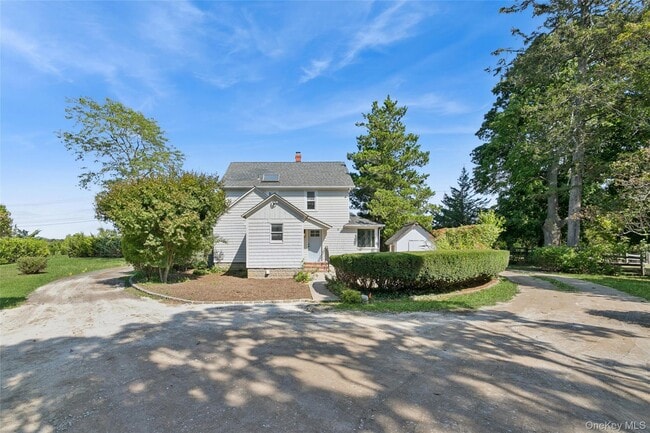 Building Photo - 335 Herricks Ln