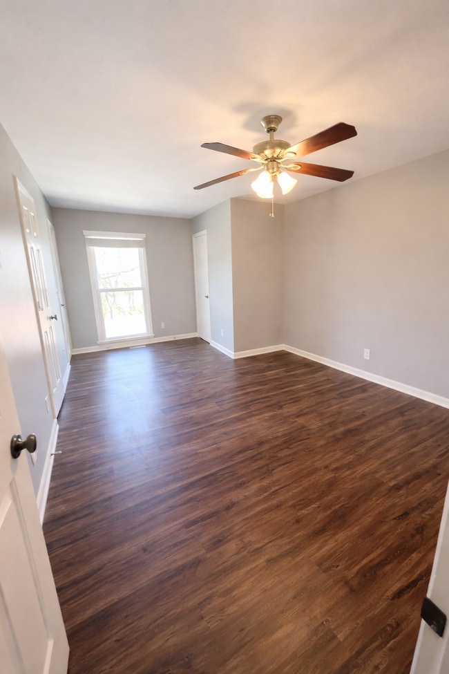 Building Photo - 724 Due W Ave N