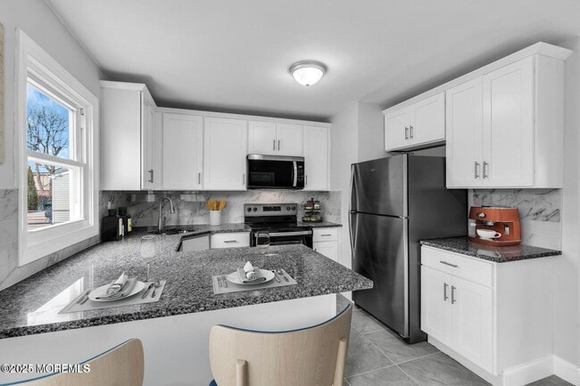 Building Photo - 382 Dogwood Dr
