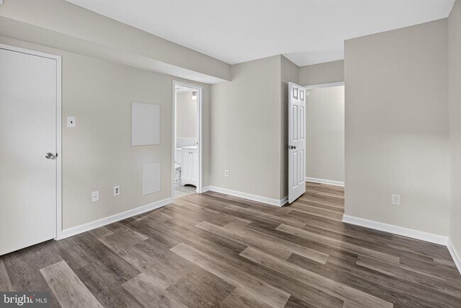 Building Photo - 11617 Stoneview Square
