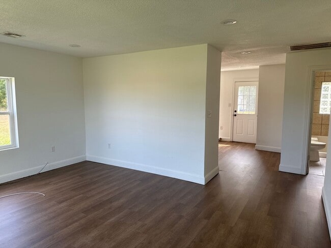 Building Photo - Unique 3 Bedroom Home South of Carl Junction