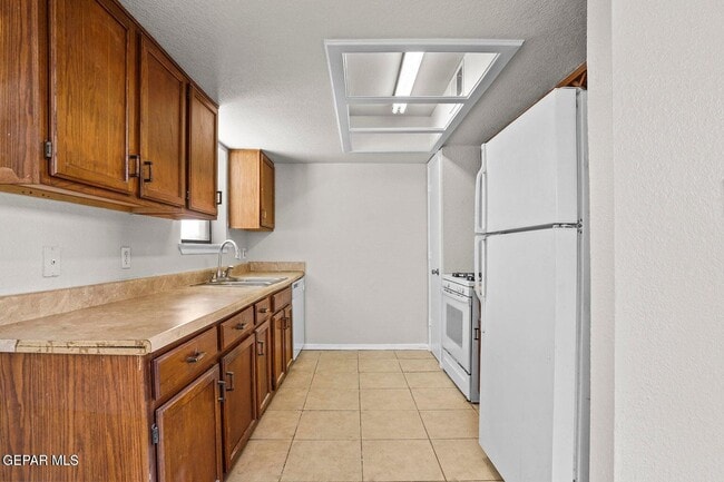 Building Photo - 5224 Roger Maris Dr