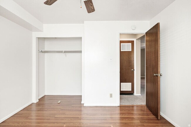 Building Photo - 240 E 400 N