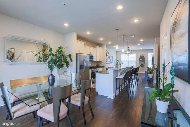 Building Photo - 7104 Druce Way