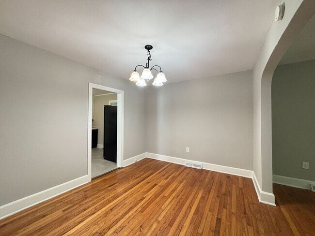Building Photo - Available now. WATER & SEWER INCLUDED! Gre...