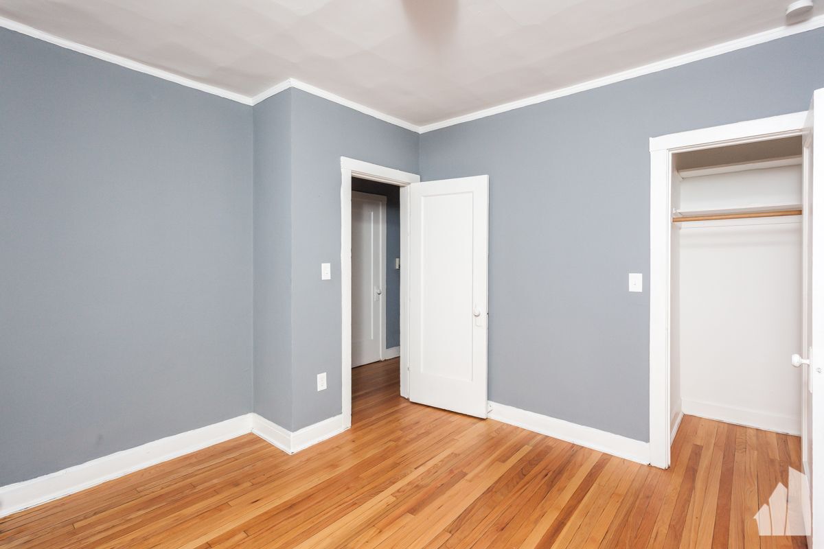 Building Photo - 5937 N Paulina St