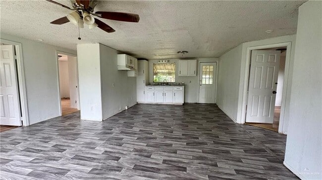 Building Photo - 2641 Suarez Dr