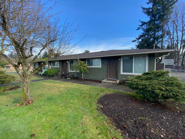 Charming 1 Bedroom Apt! - 12009 C St S