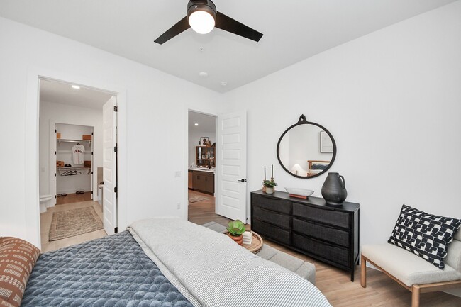 Building Photo - 15635 Memorial Dr