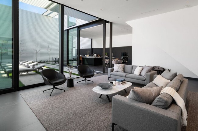 Building Photo - 214 Tucker St