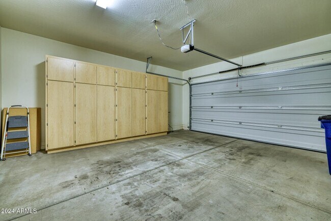 Building Photo - 4275 Ponderosa Trl
