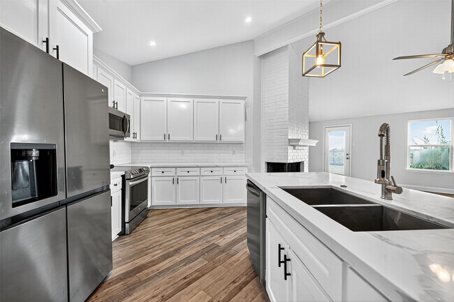 Building Photo - 1114 Briarmead Dr