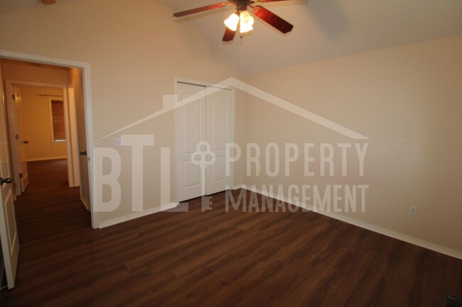Building Photo - 175 Mesquite Dr