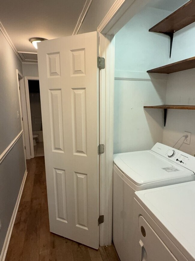 Building Photo - Justice Rd Avail for Rent!