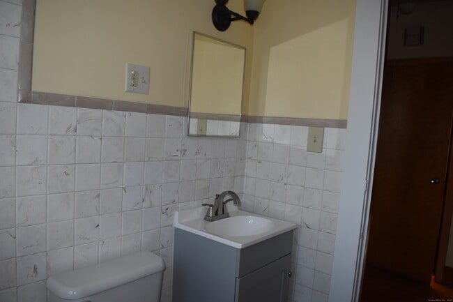 Building Photo - 158 Martone St