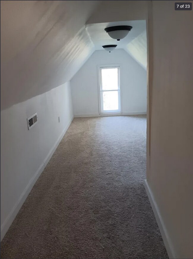 Building Photo - 4 Bedroom Home in the heart of Springfield