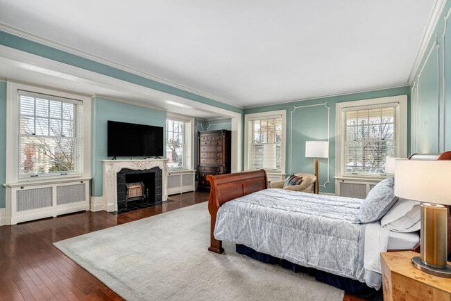 Building Photo - 5135 Ellsworth Ave