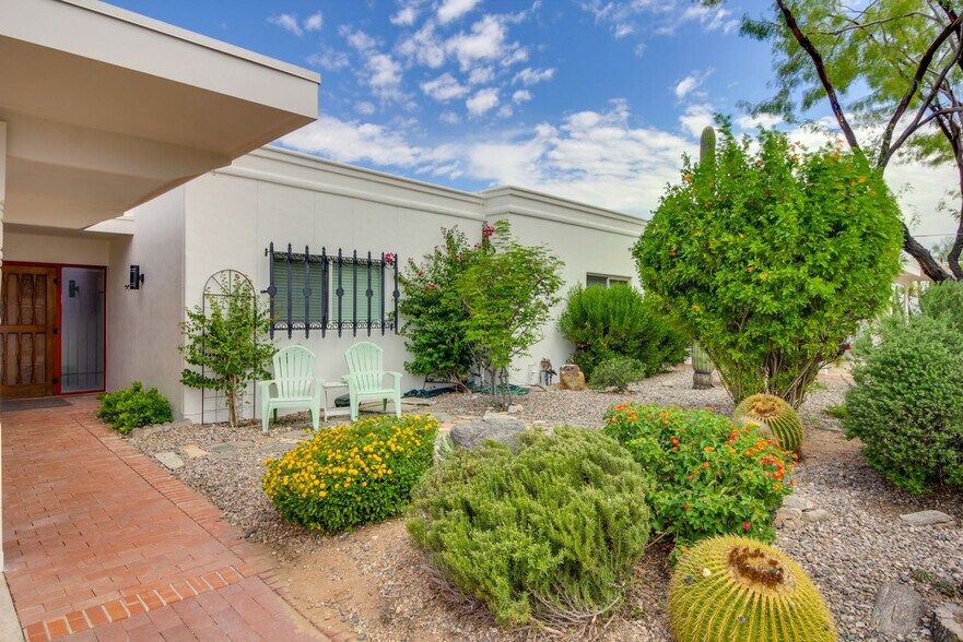 Building Photo - 5026 N Crestridge Dr