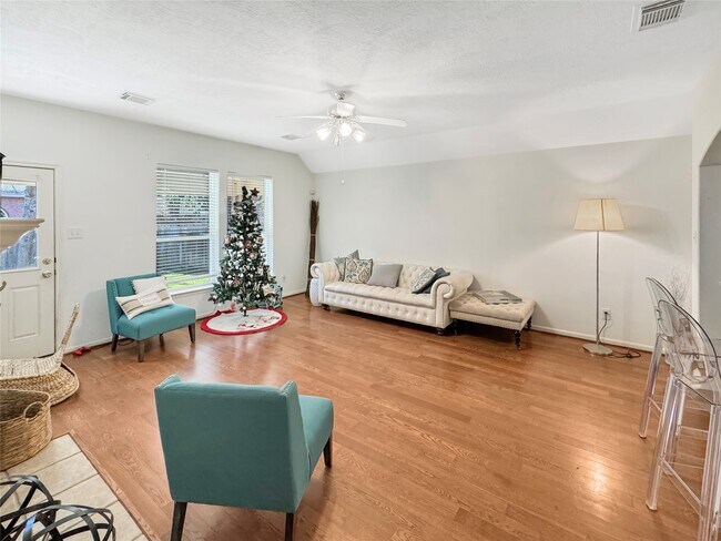 Building Photo - 62 N Abram Cir