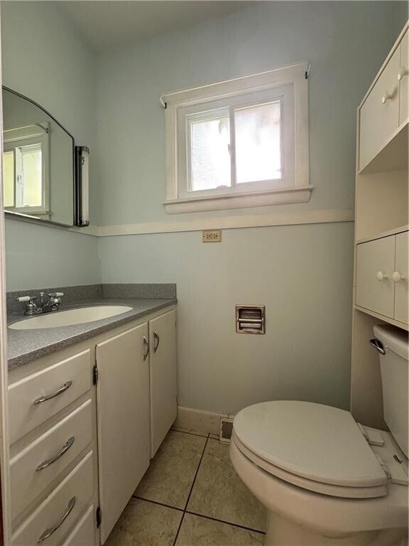 Building Photo - 129 Oakwood Ave