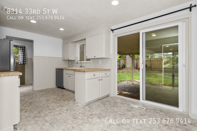 Building Photo - 8314 33rd St W