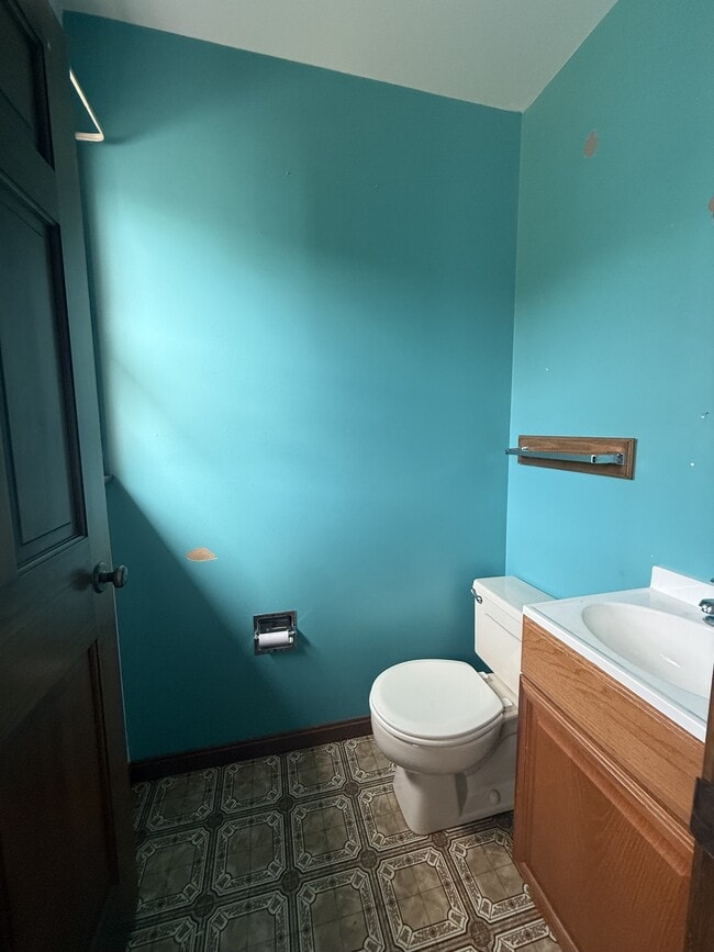 Building Photo - 157 Shade Rd