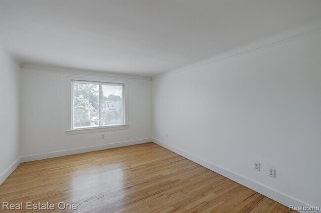 Building Photo - 122 W Houstonia Ave