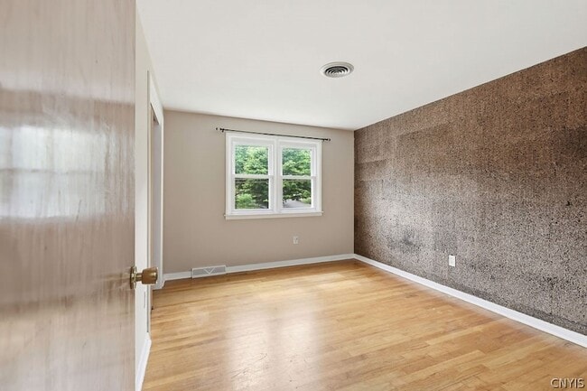 Building Photo - 115 Saybrook Ln