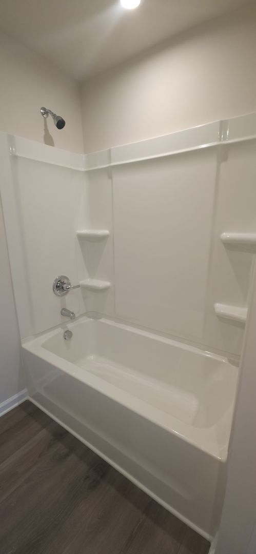 Building Photo - 3 BR Townhome in Arden Woods Townhomes