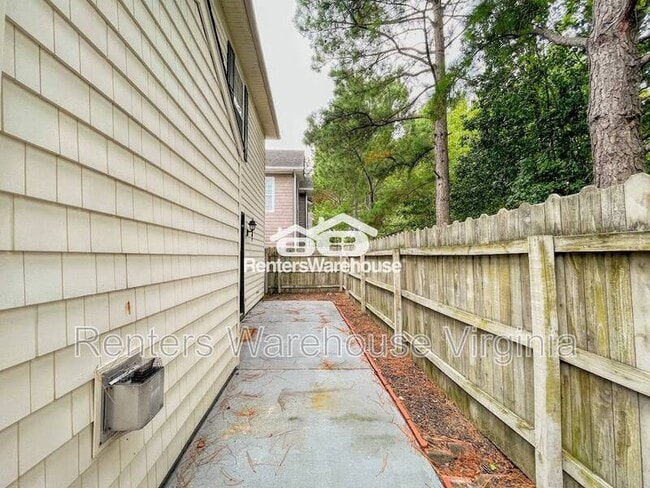 Building Photo - 446 Blue Beech Way
