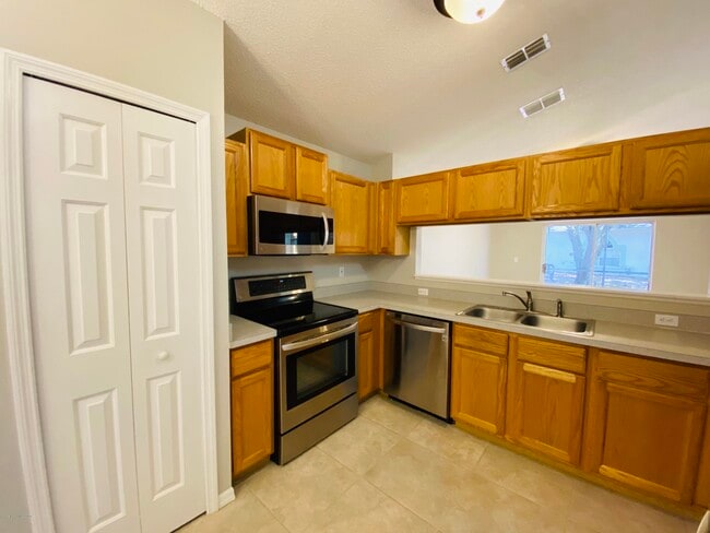 Building Photo - 1435 Crane Creek Blvd