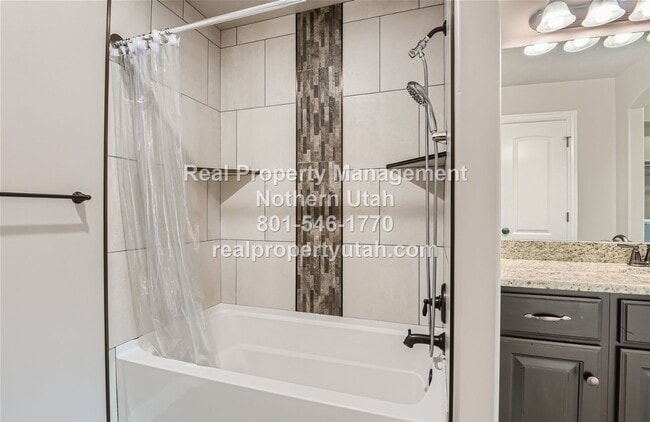 Building Photo - Charming 3 Bedroom Home in Layton!