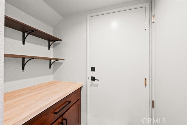 Building Photo - 15 Silver Glade Dr