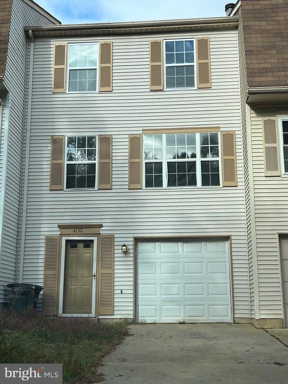 Building Photo - 4132 Silver Park Terrace
