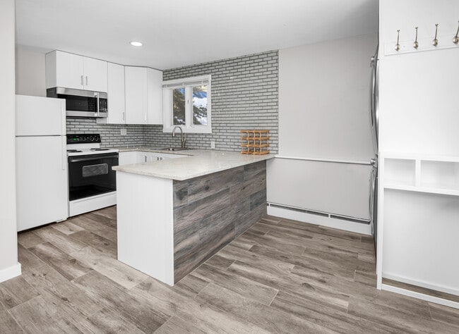 Building Photo - 2448 Garmisch Dr