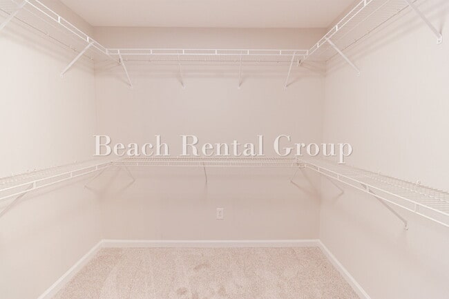 Building Photo - 4 Bedroom in Loris with Screened Patio