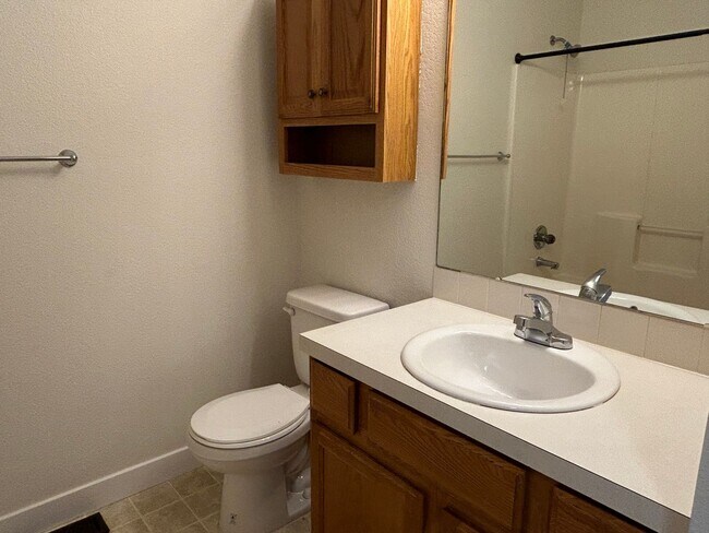 Building Photo - Spacious 3BR Home with Garage in Great Loveland Location