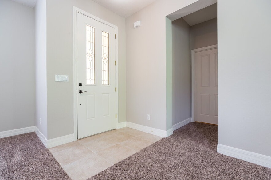 Building Photo - 993 N Jacks Lake Rd