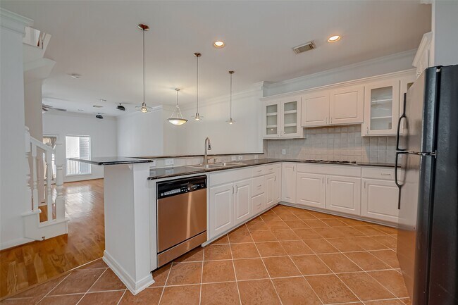 Building Photo - 1507 Roy St