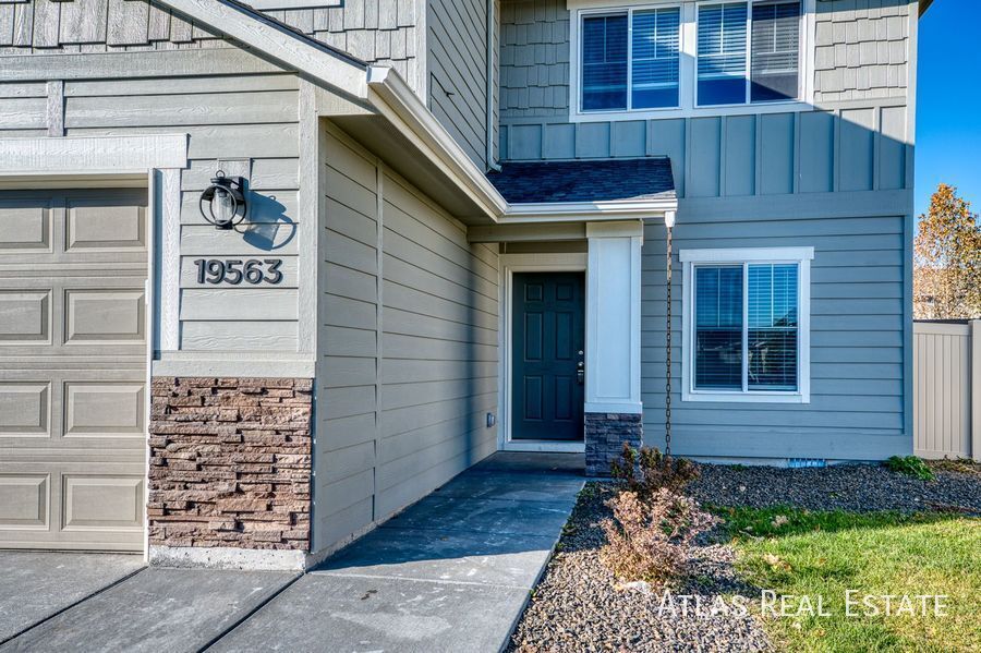 Building Photo - 19563 Calais Ave