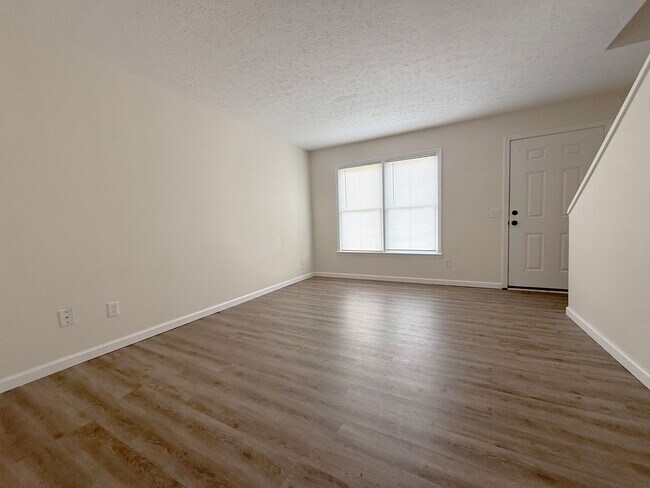 Building Photo - 1840 Woodland Ave