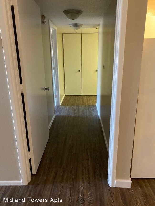 Building Photo - 2800 W Illinois Ave