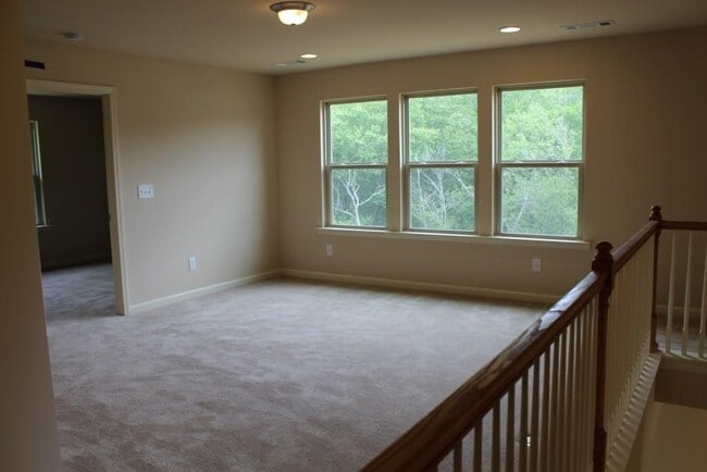 Building Photo - 3572 Brockenhurst Dr