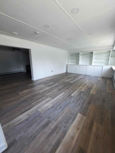 Building Photo - 300 County Rd 565